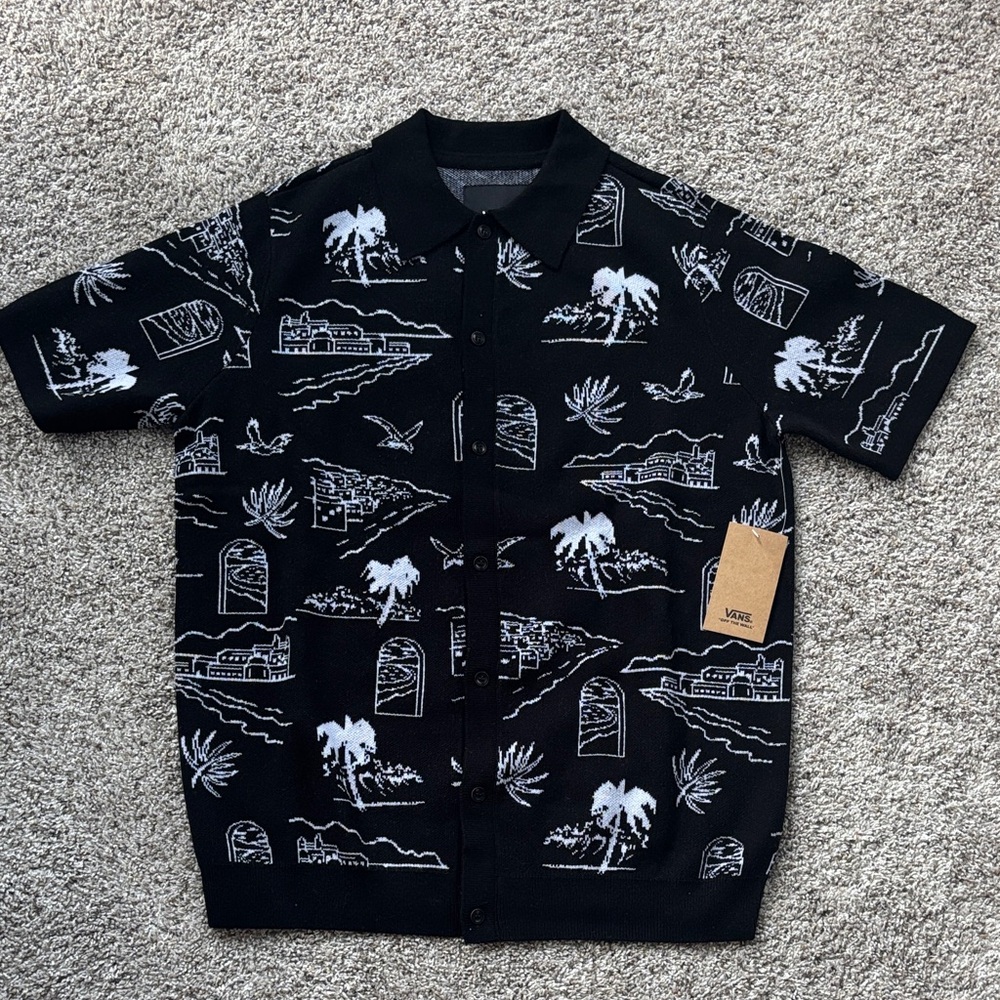 NWT Vans Black and White Graphic Short Sleeve Cardigan